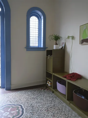 Stacked storage system hallway configuration 1 - Brown green - Muuto