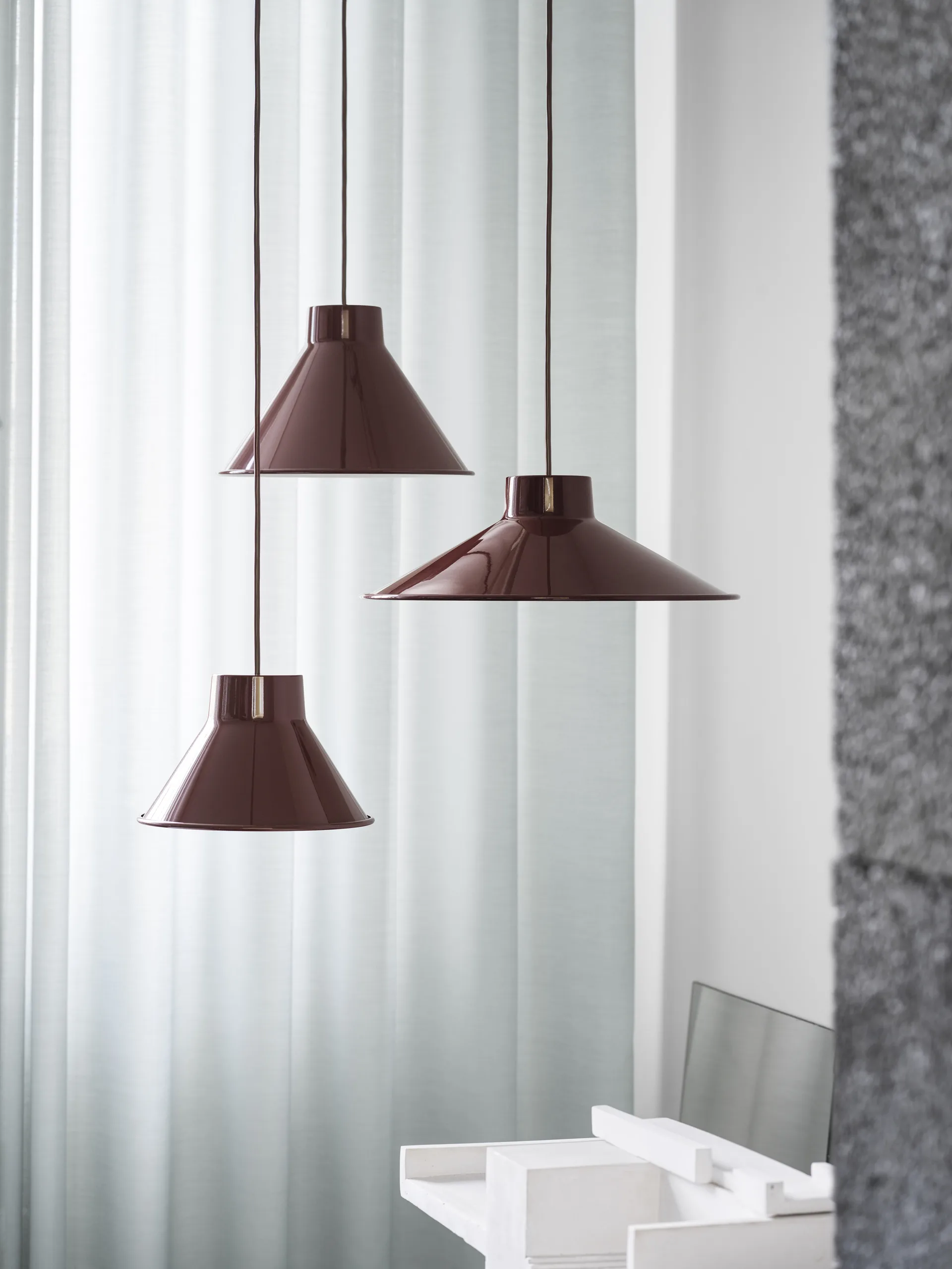 Top ceiling lamp Ø28 cm, Deep red Muuto
