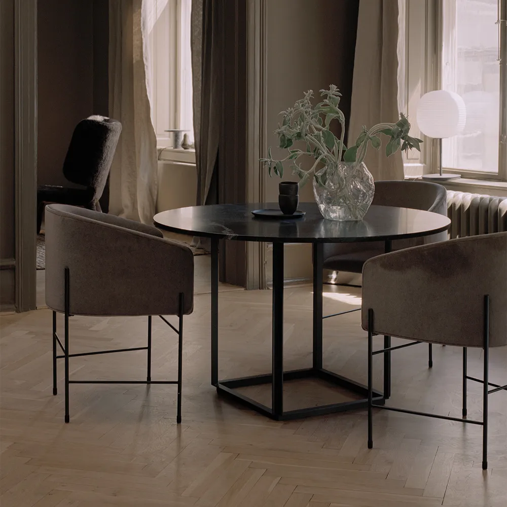 Florence round dining table, Smoked oak. ø120 cm. black stand New Works
