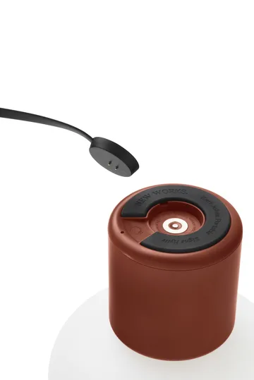 Karl-Johan table lamp portable - Earth red - New Works