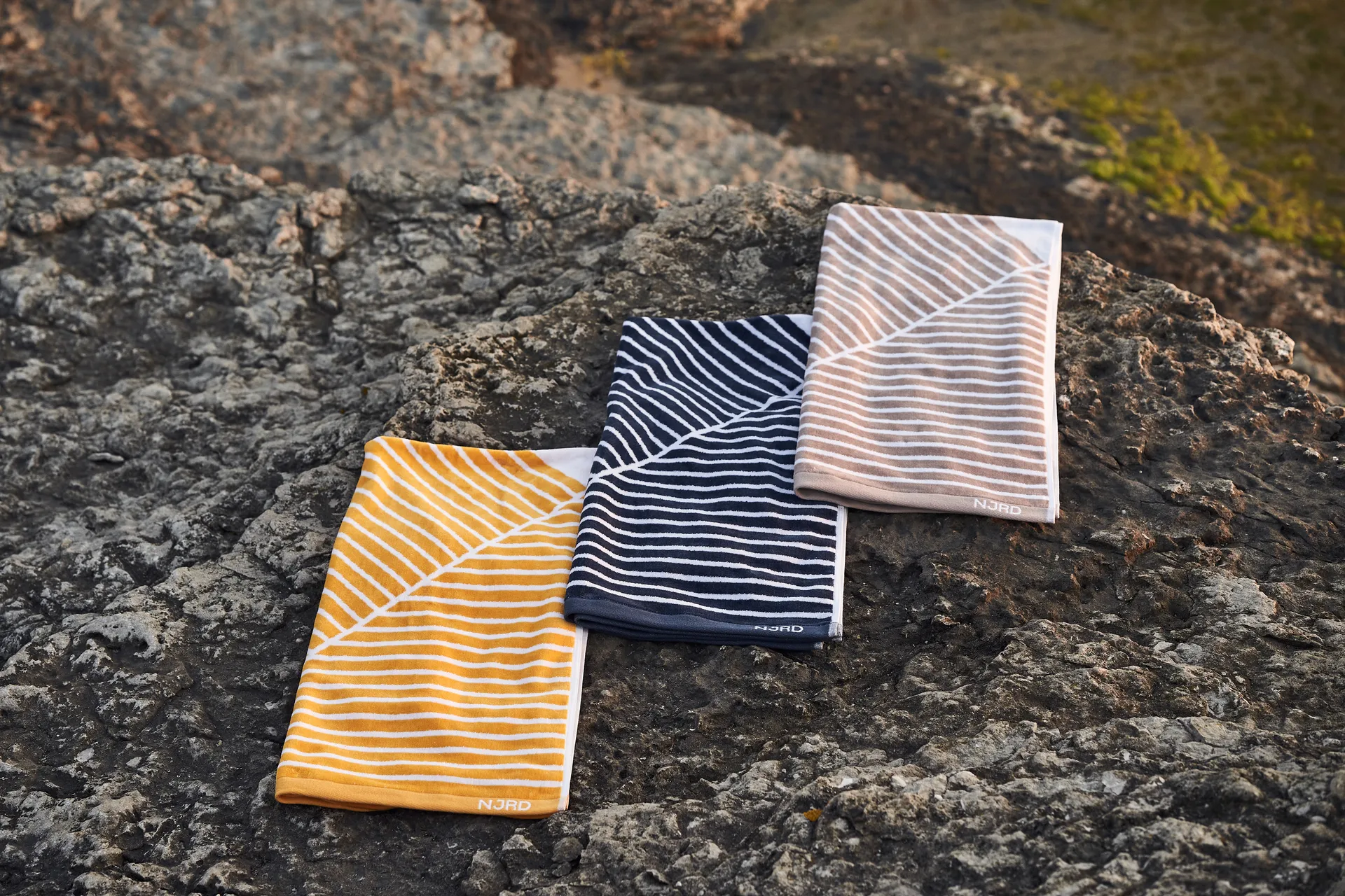 Stripes bath towel 70x140 cm, Beige NJRD