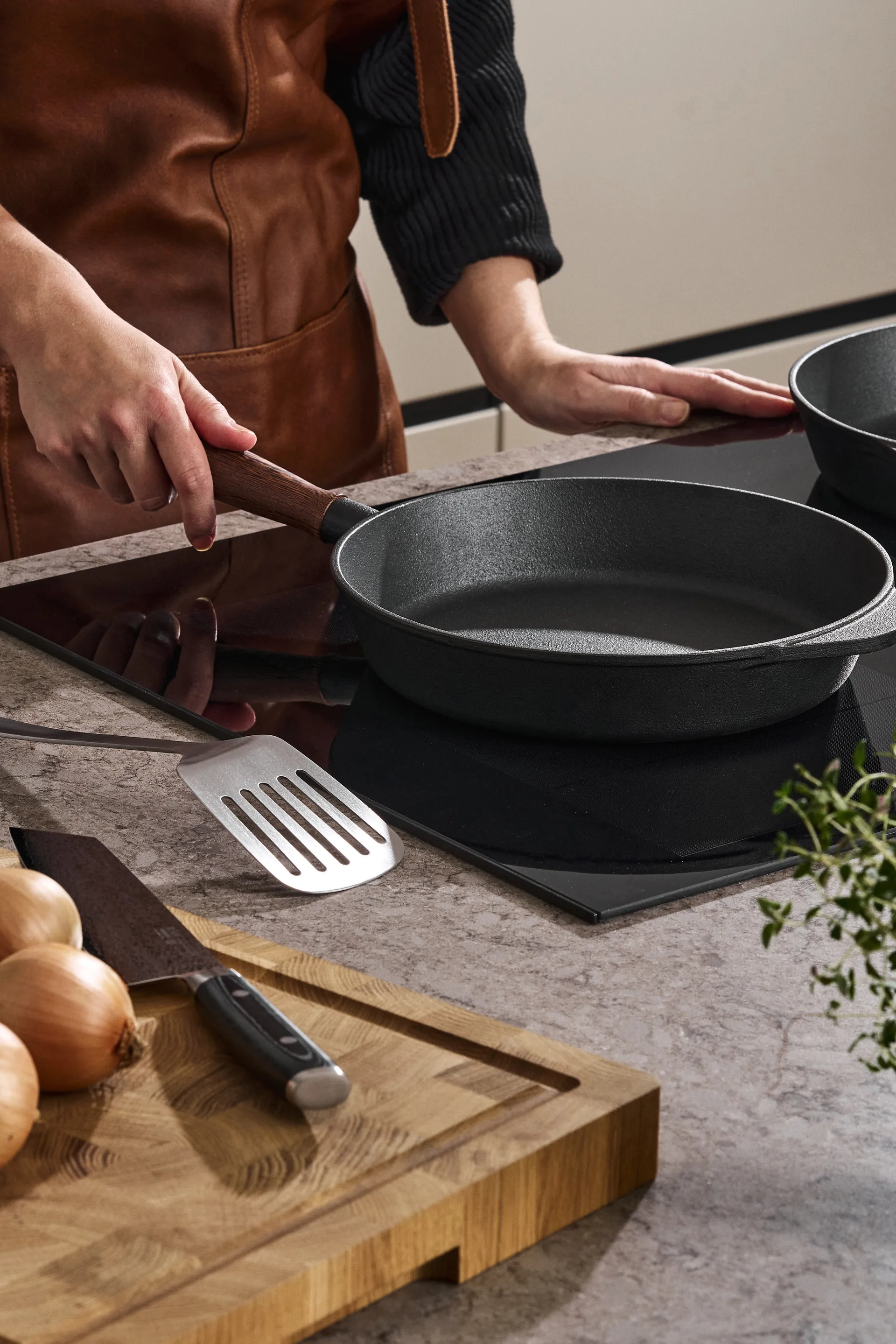 Nordwik cast iron frying pan with wooden handle, 28 cm Nordwik