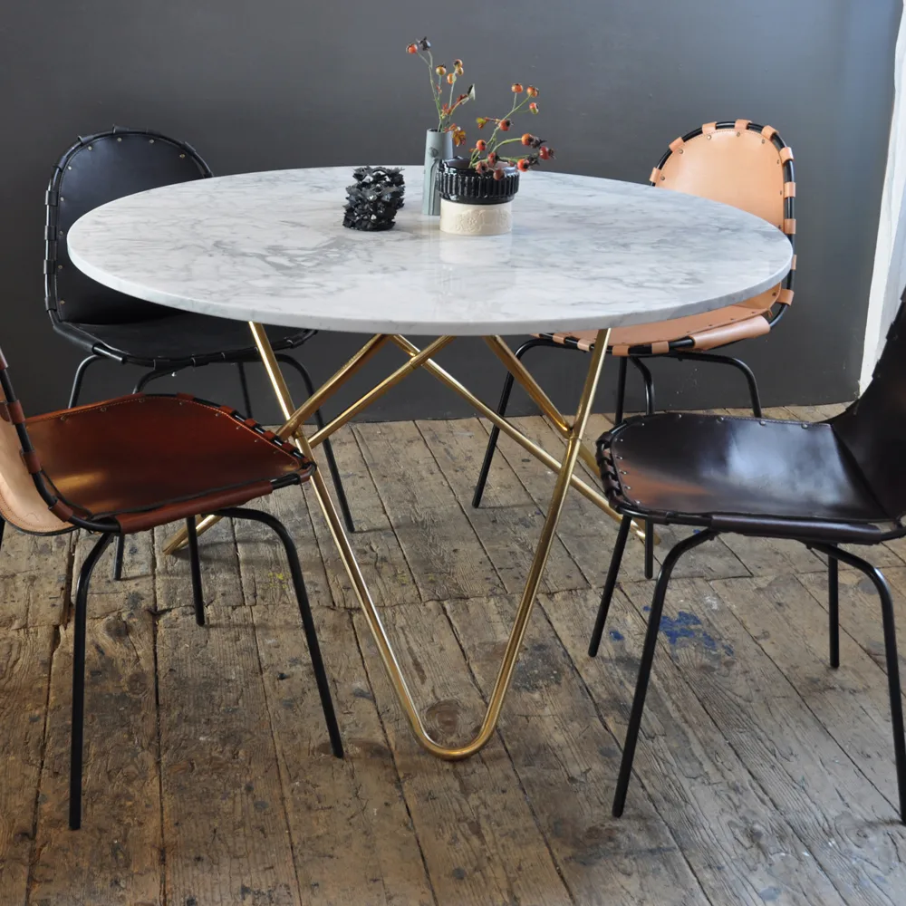 Big O Table dining table, Marble marquina. brass stand OX Denmarq