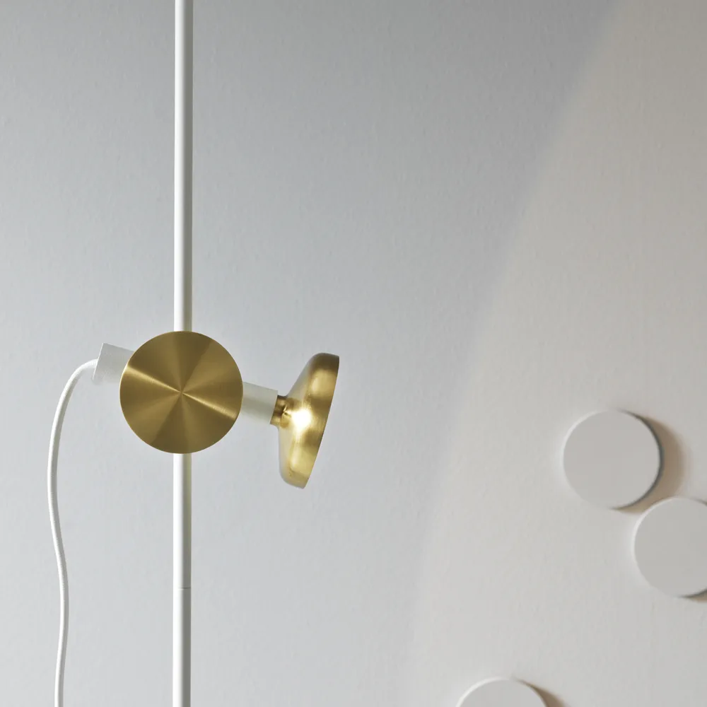 Blend 150 floor lamp, White/brass, led Pholc