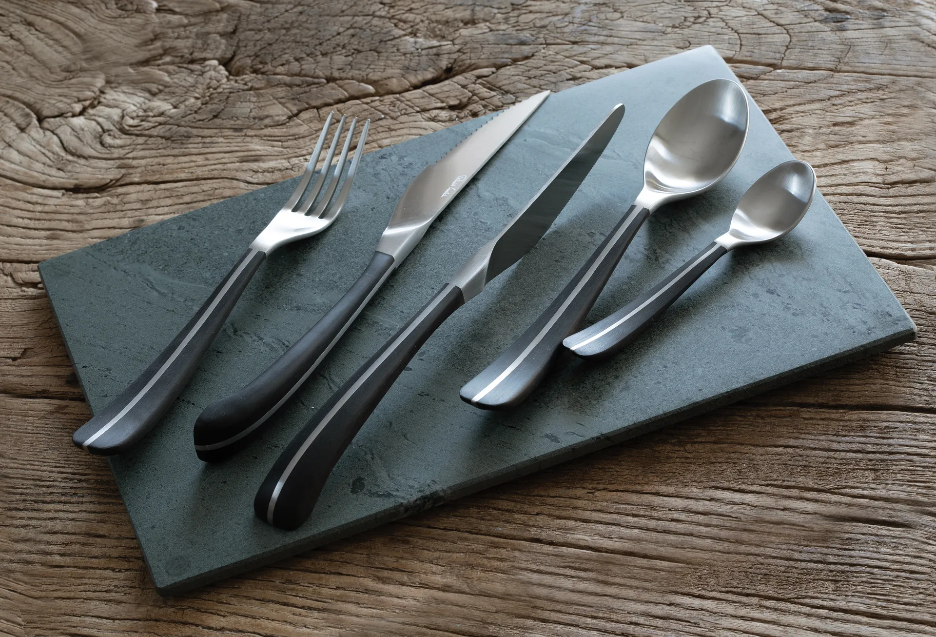 Contour teaspoon, black Robert Welch