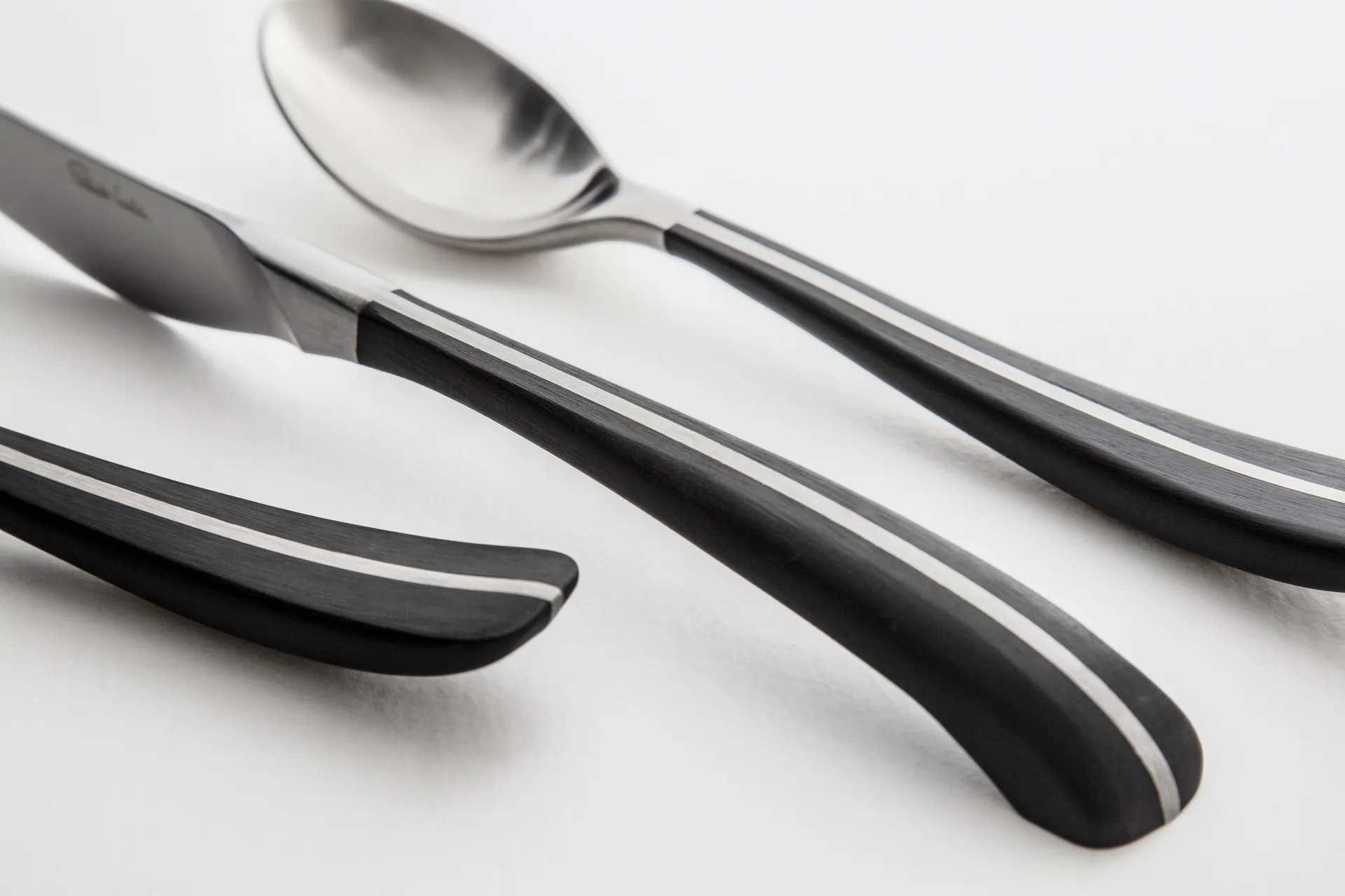 Contour teaspoon, black Robert Welch