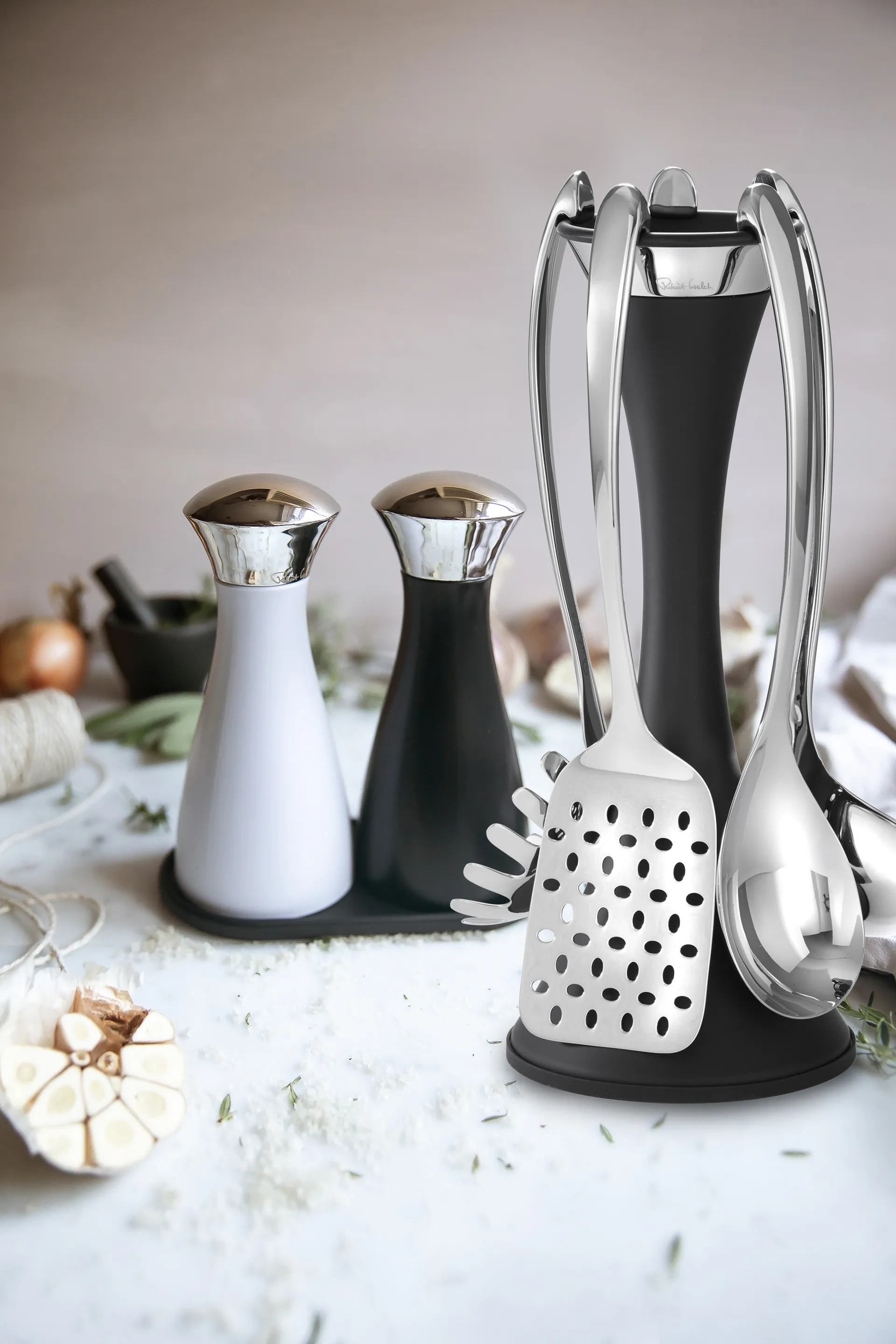 Robert Welch Signature kitchen utensil rack 6 piece set, Black Robert Welch