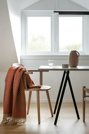 Isak throw 150x210 cm - Red sumac - Røros Tweed