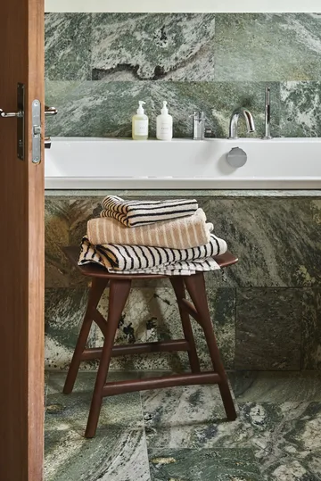 Drift bath towel 70x140 cm - Beige-white - Scandi Living