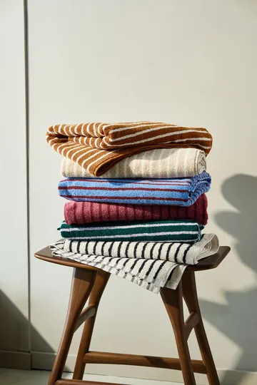 Drift bath towel 70x140 cm - Green-purple - Scandi Living