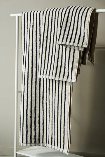 Drift bath towel 70x140 cm - White-black - Scandi Living