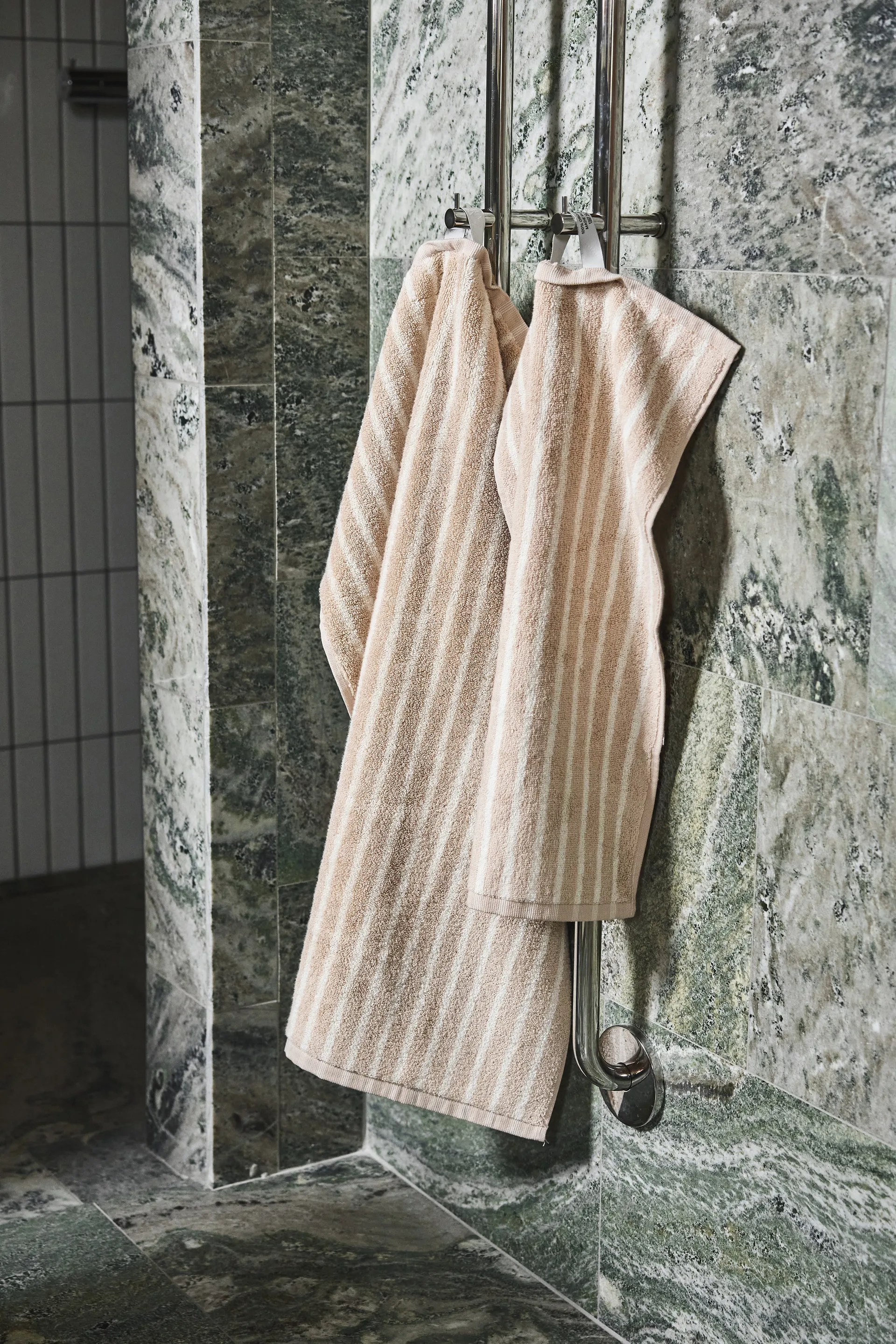 Drift towel 30x50 cm, Beige-white Scandi Living