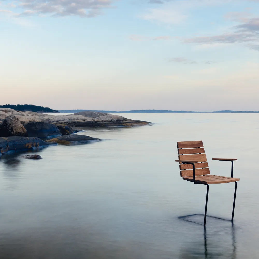 Grinda armchair, Teak, black frame Skargaarden