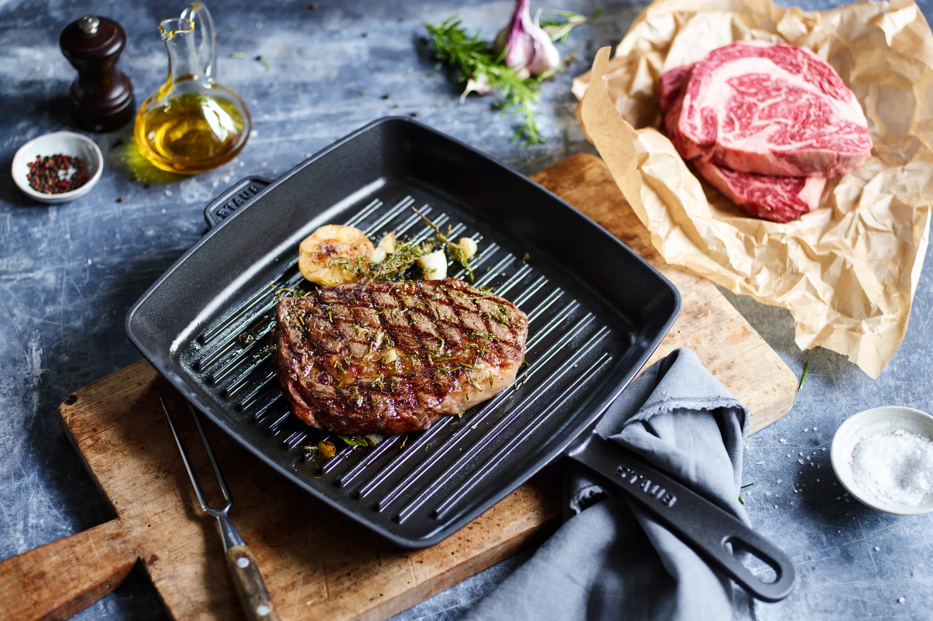 Staub American grill pan cast iron, 30x30 cm STAUB