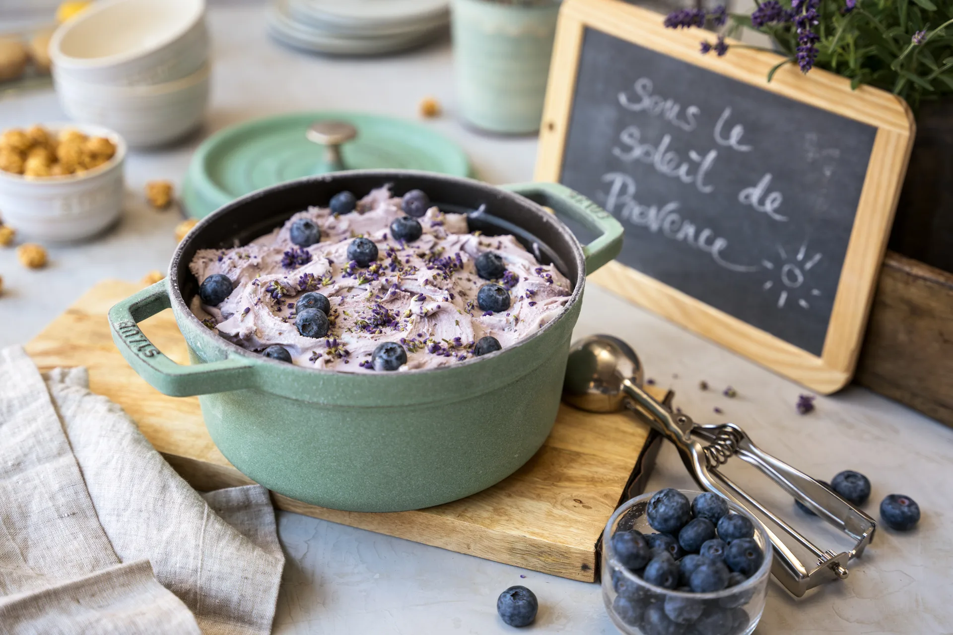 Staub round casserole dish 3.8 l, Salvia STAUB