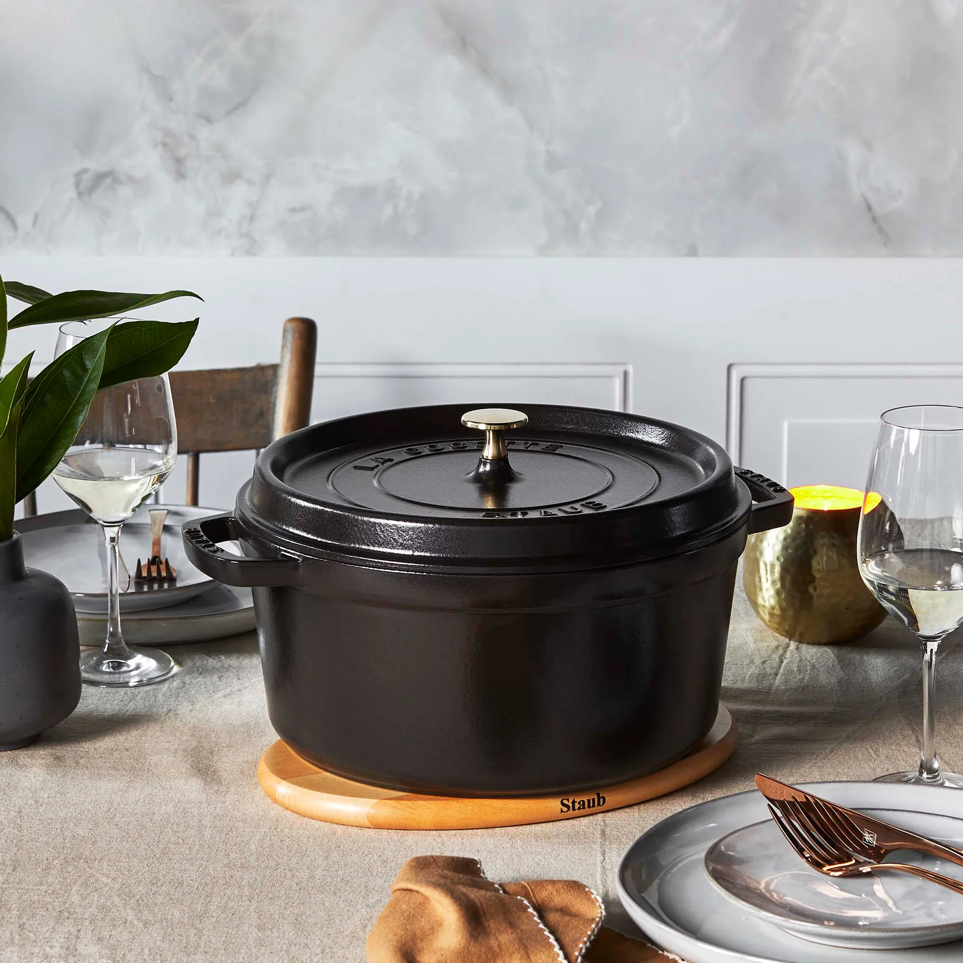 Staub round casserole dish 6.7 l, black STAUB