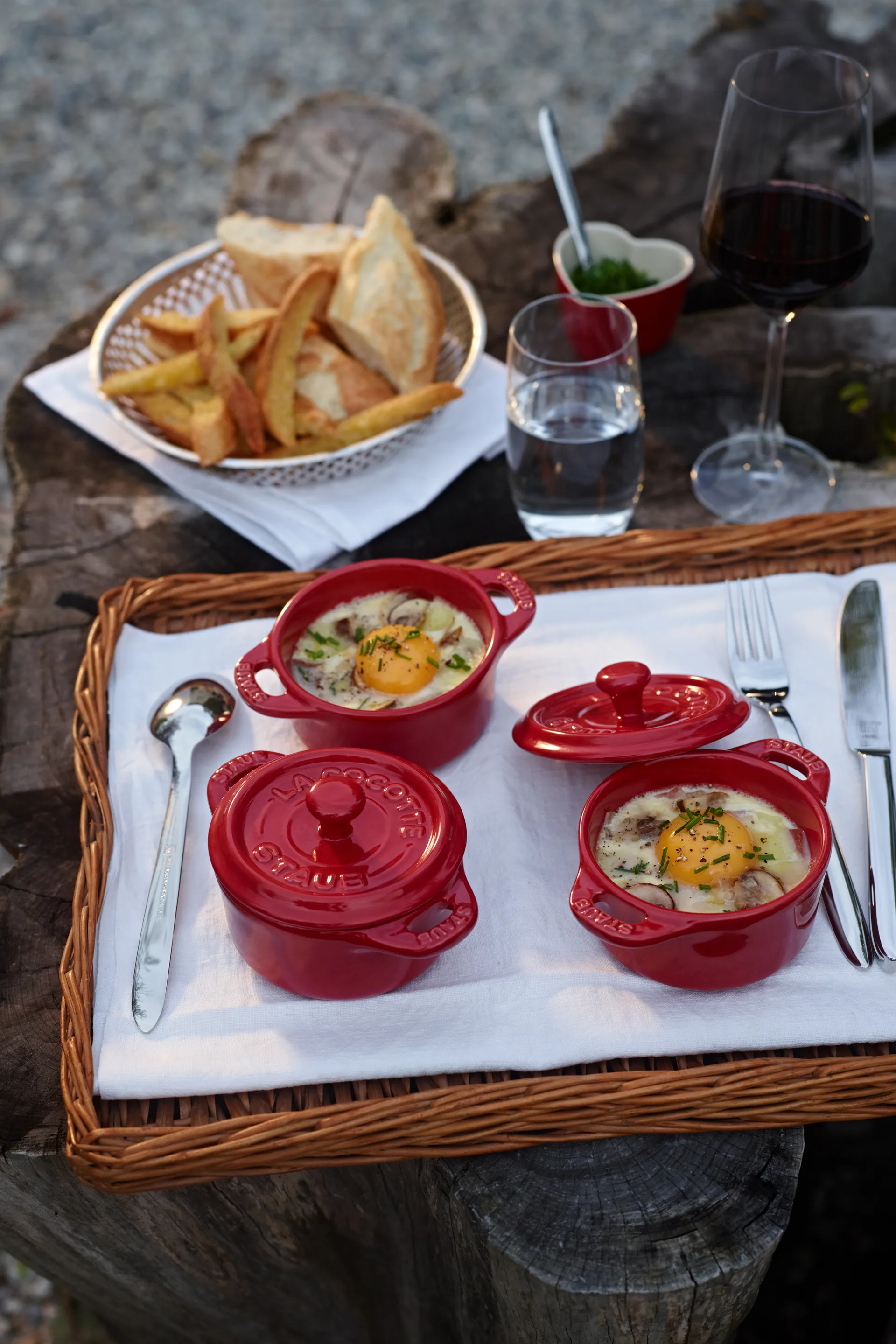 Staub round mini casserole dish 0.2 l, red STAUB
