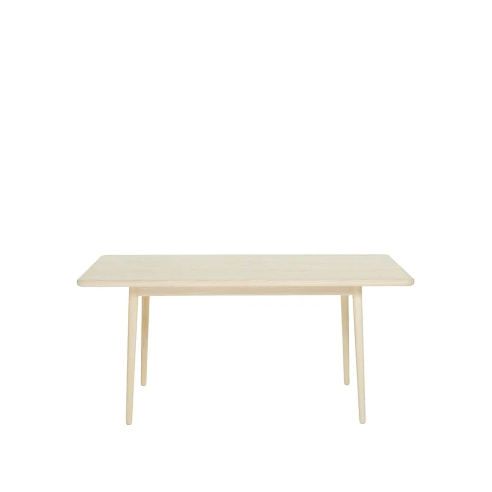 Miss Holly dining table. 175x82 cm, Birch light matt lacquer Stolab