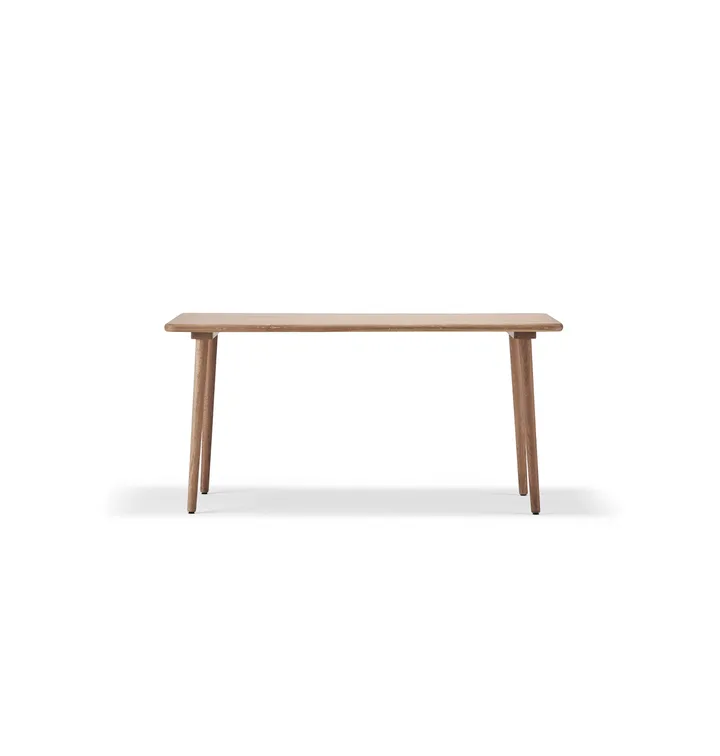 Miss Tailor dining table - Oak natural oil. 130x82 cm - Stolab