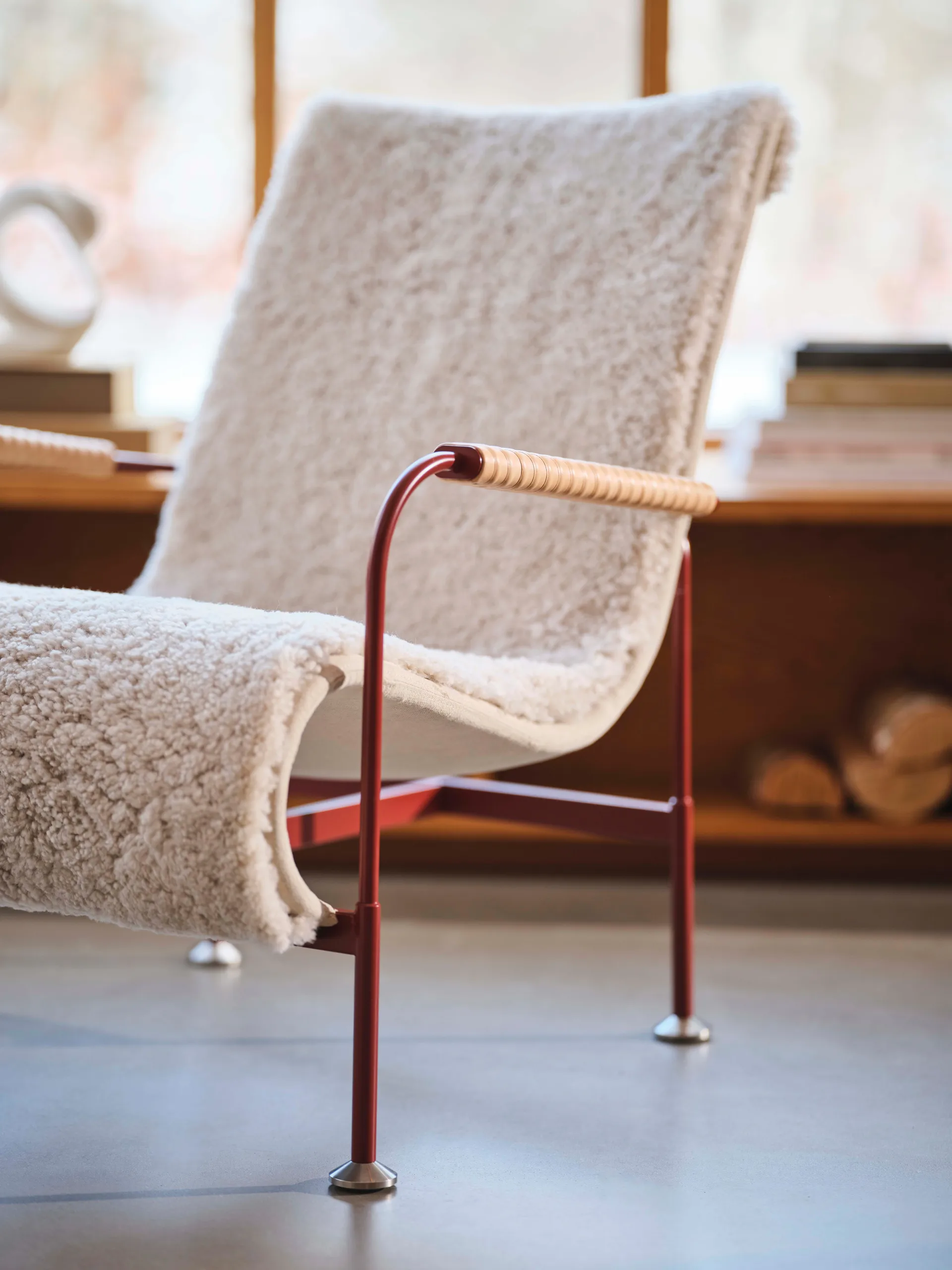 Serpentine armchair, Fabric Romo Linara Rye-chrome-tärnsjö Nature Swedese