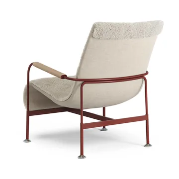 Serpentine armchair - Sheepskin Moonlight-red-tärnsjö Nature - Swedese
