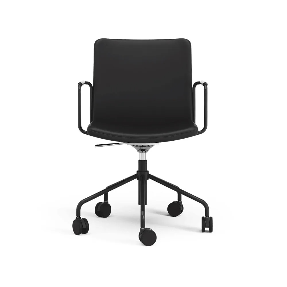 Stella office chair can be raised/lowered with tilt, Leather elmosoft 99999 black, black stand, flexible back Swedese
