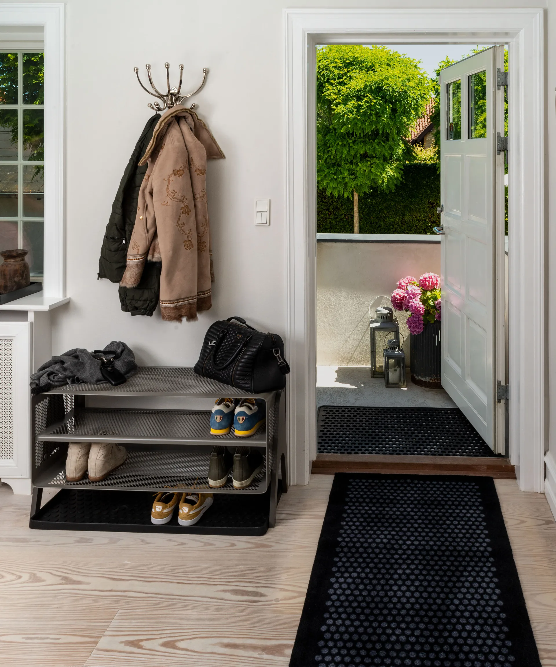 Dot hallway rug, Black. 67x120 cm tica copenhagen