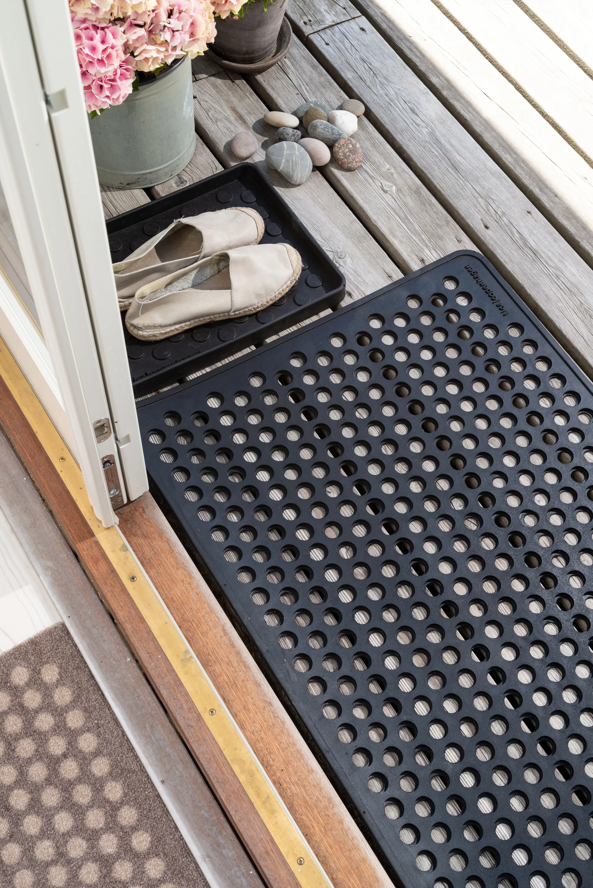 Dot rubber doormat, 60x90 cm tica copenhagen