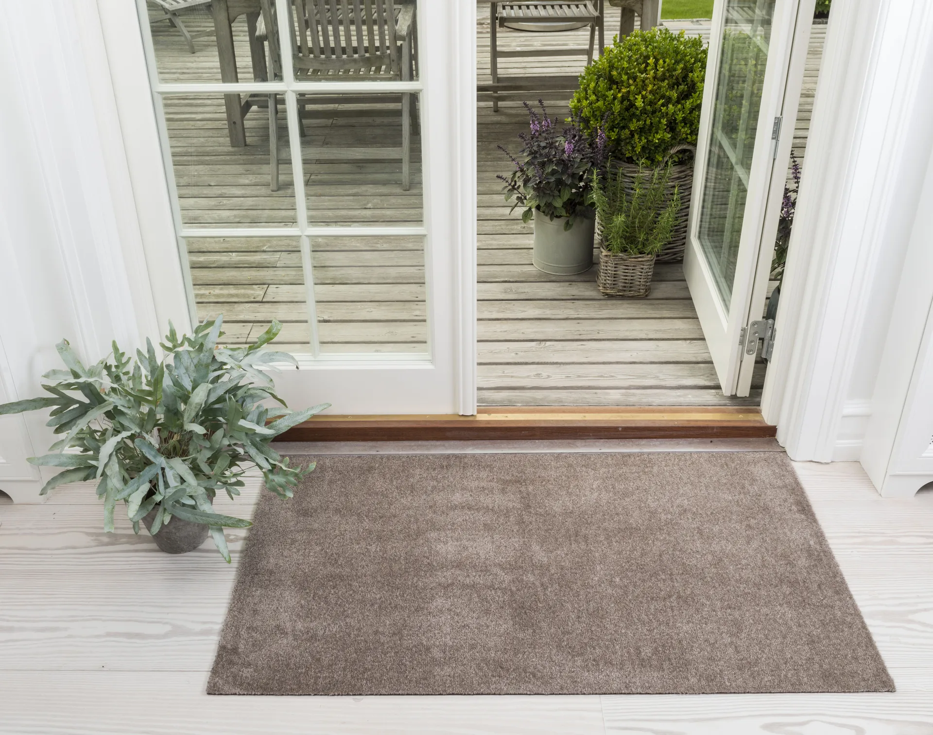 Unicolor hallway rug, Sand. 67x120 cm tica copenhagen