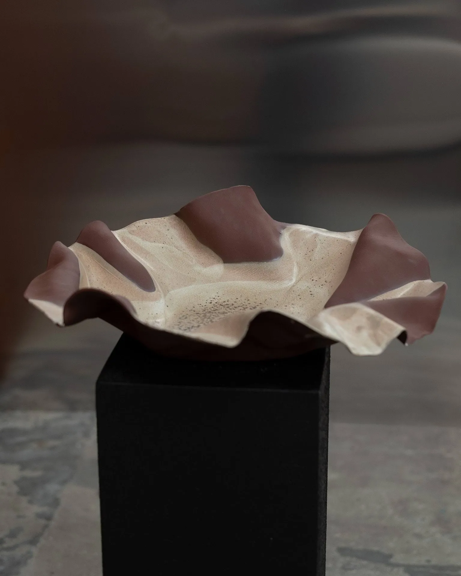 Hyllin serving platter, Brown, 50x40x8 cm Tinted