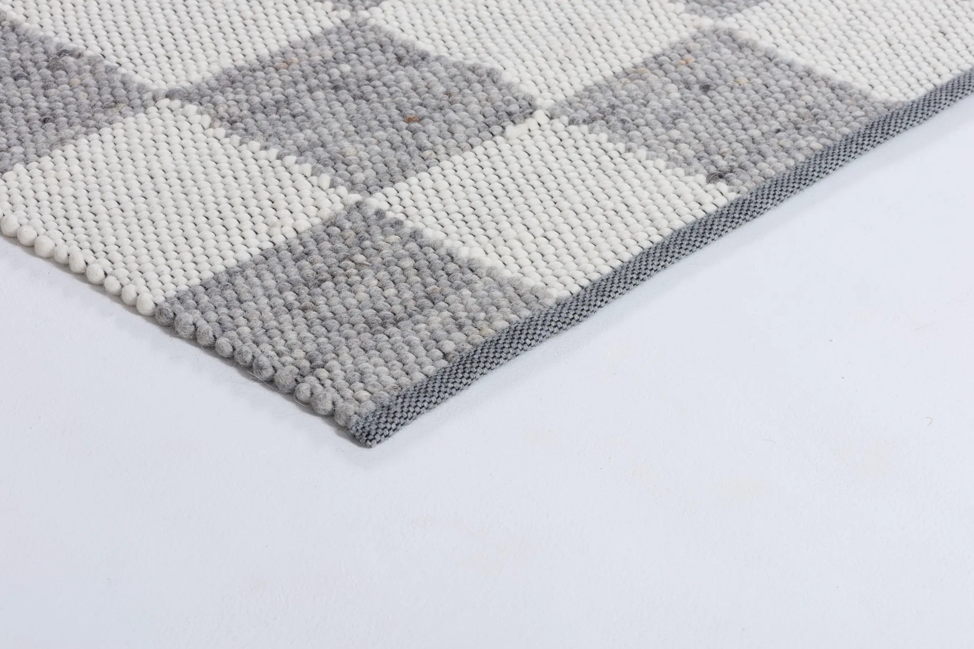 Gotland Design rug Special Edition, Silver-white nr. 2418, 200x200 cm Tisca