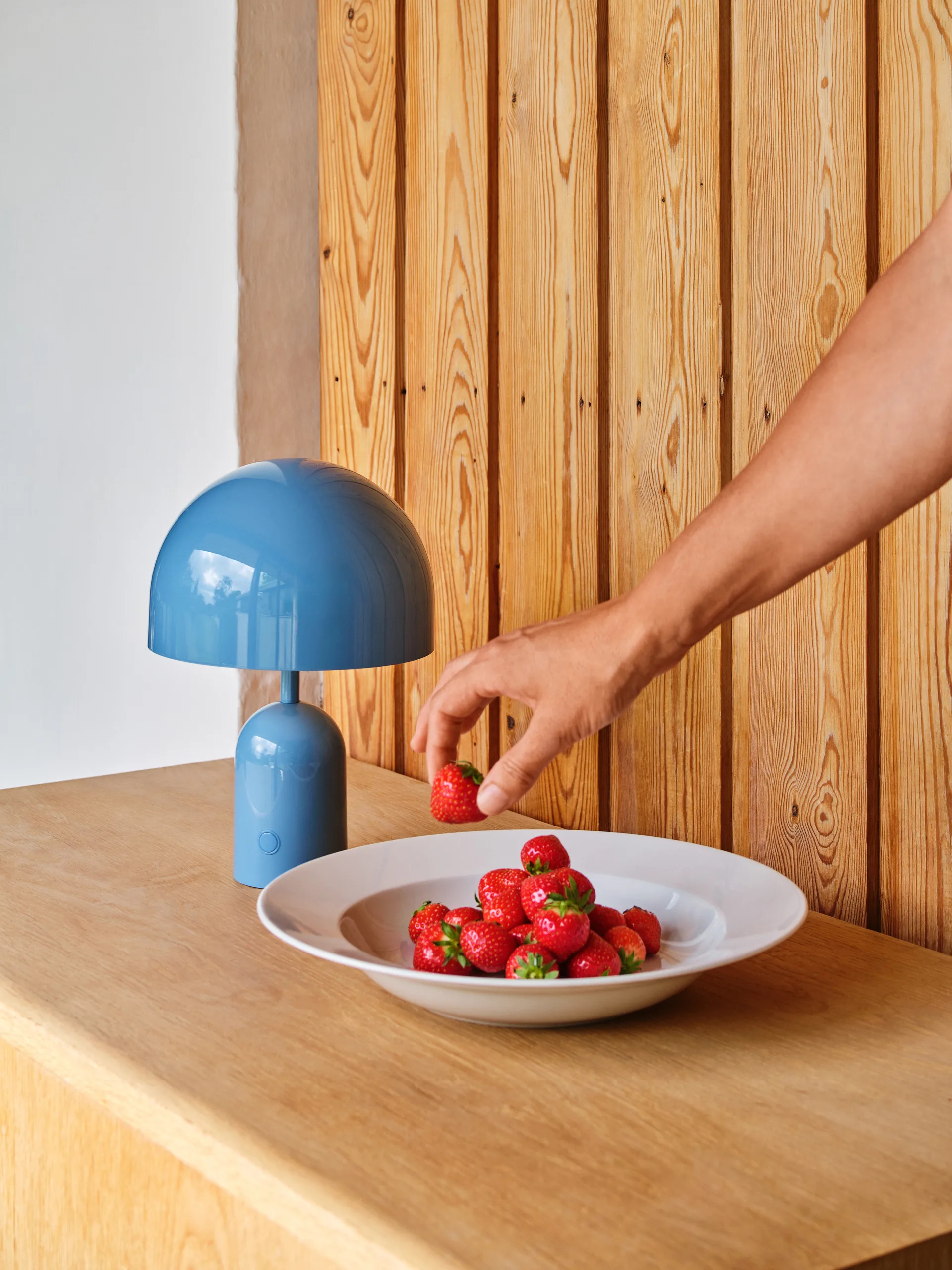 Bell Portable LED table lamp 28 cm, Baby Blue Tom Dixon