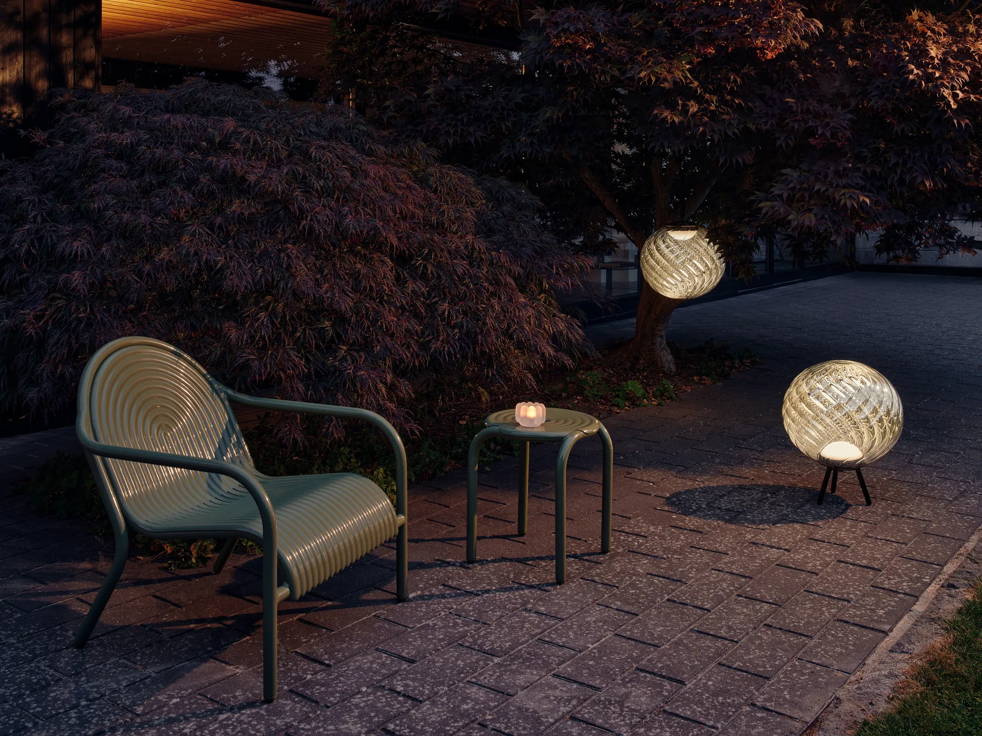 Groove lounge chair, Moss Tom Dixon