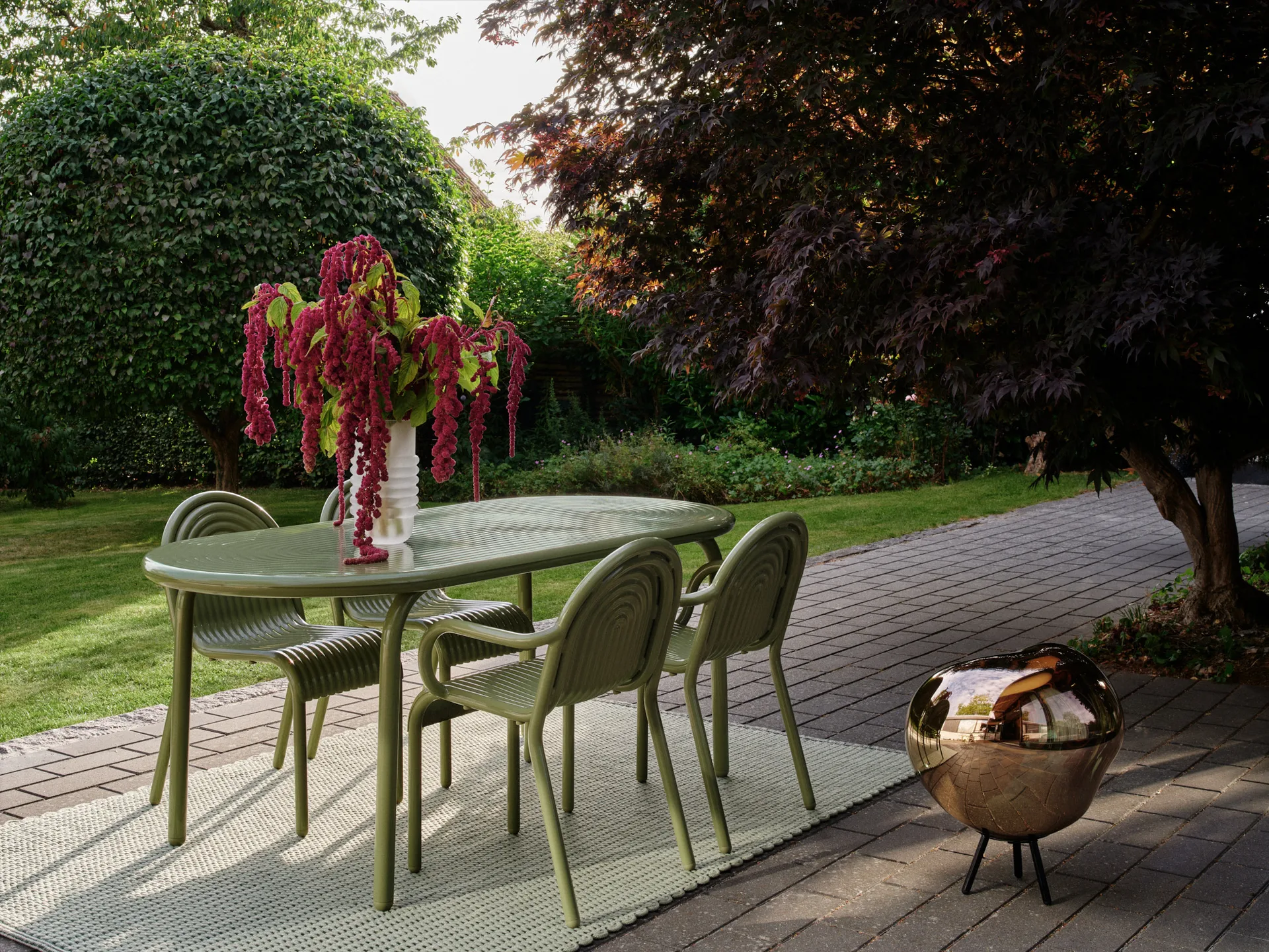 Groove Obround dining table - Moss, 86x186 cm,  Tom Dixon