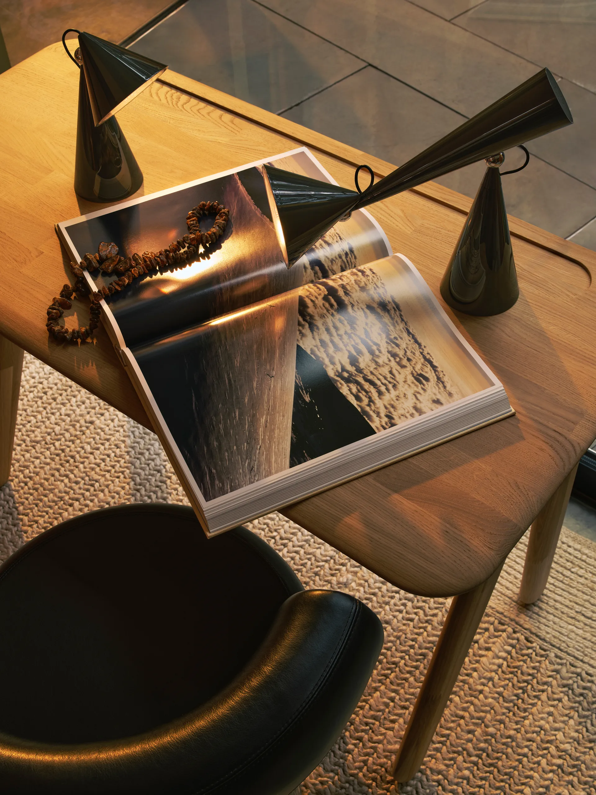 Pose Task LED table lamp, Kelp Tom Dixon
