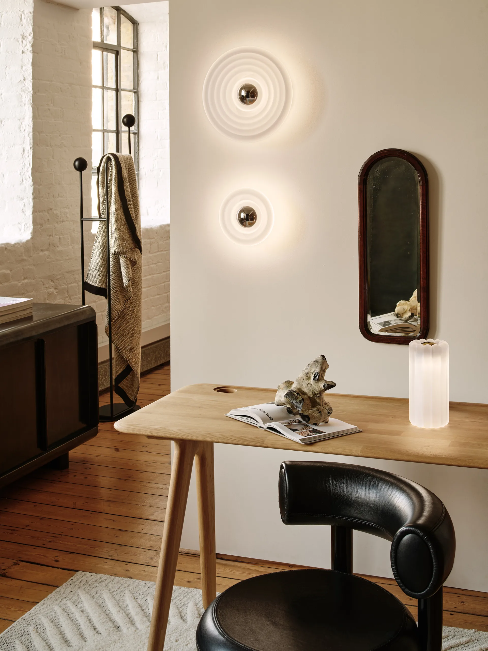 Press Surface wall lamp large LED 35 cm, Frosted Tom Dixon