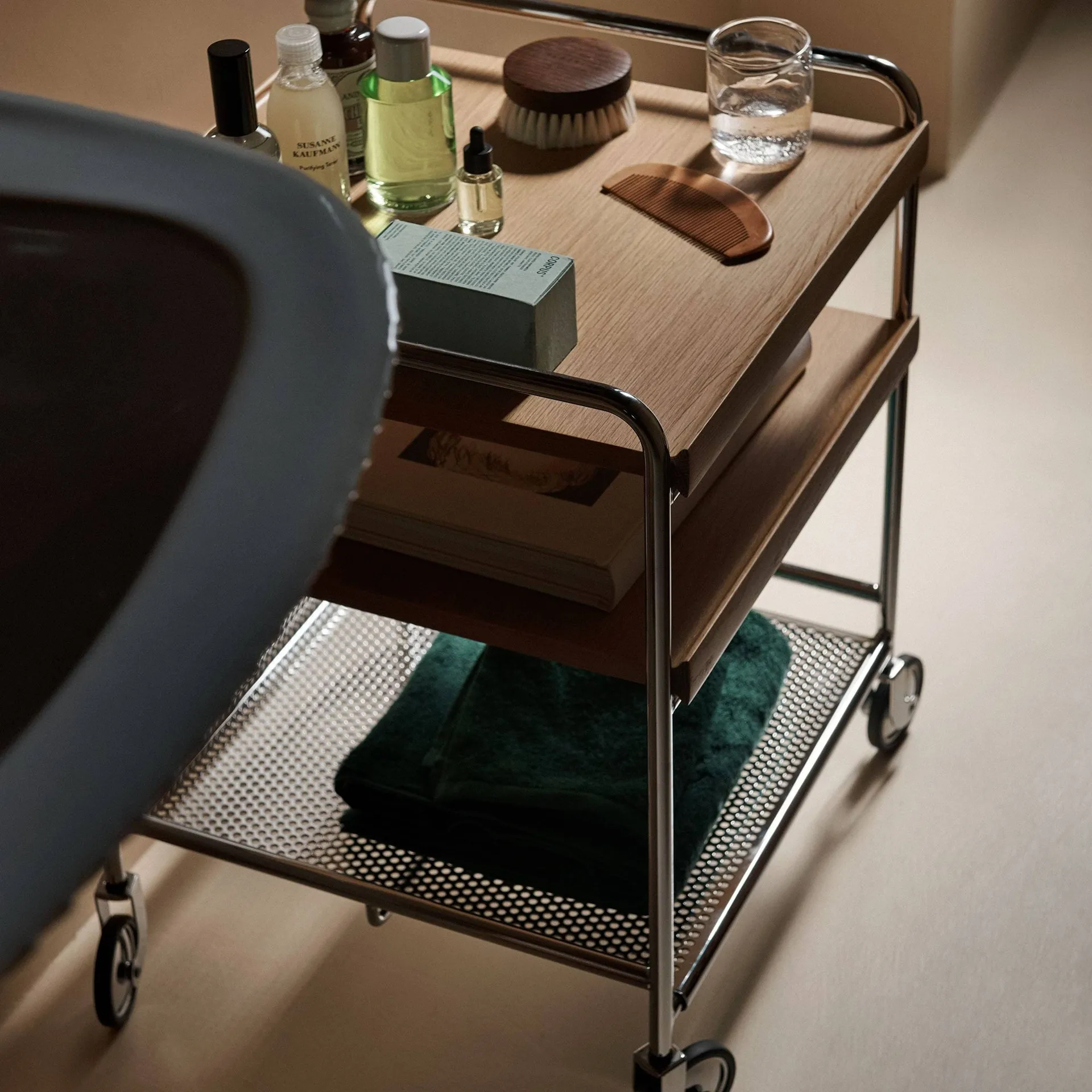 Alima NDS2 serving trolley, Lacquered oak-chrome &Tradition