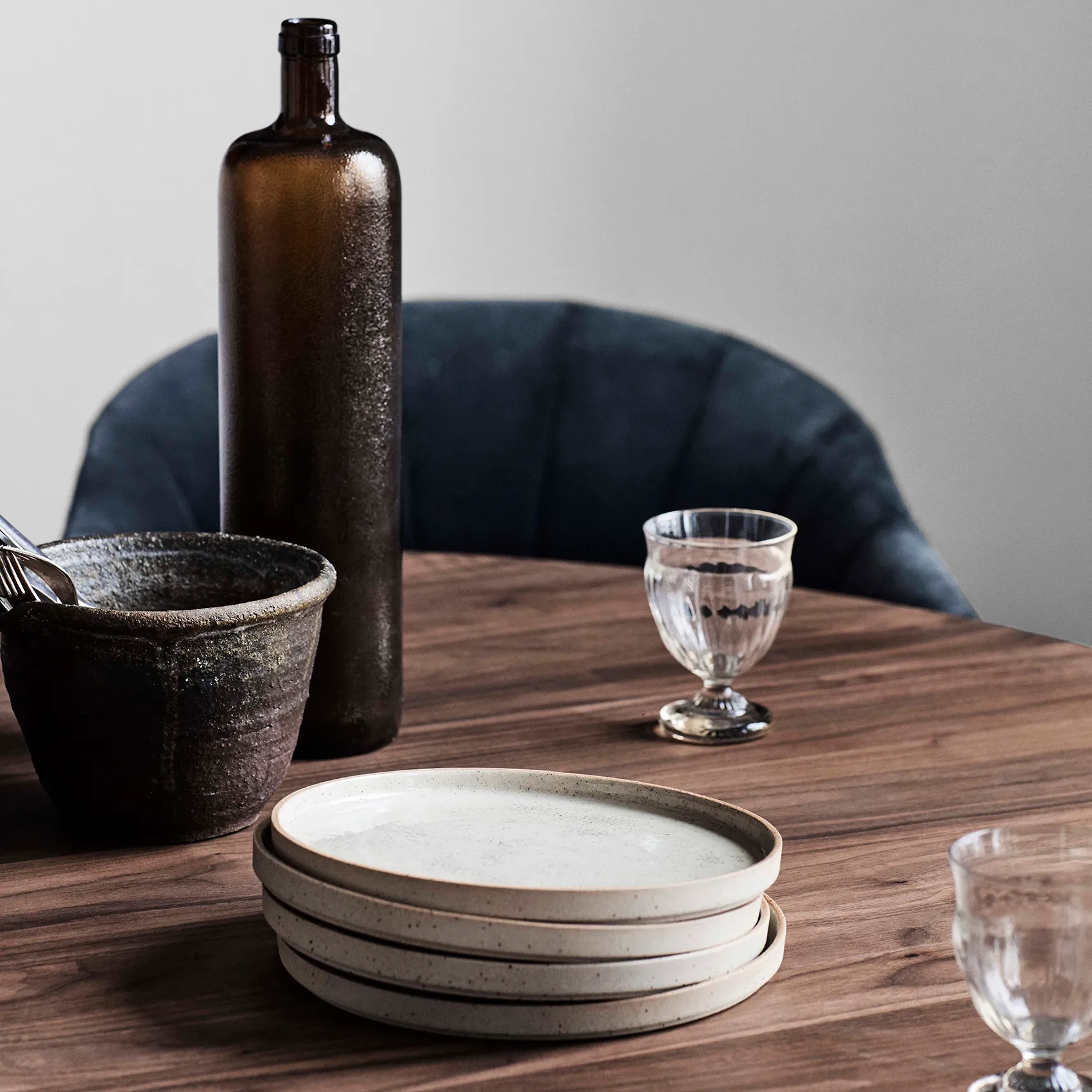 Drop Leaf dining table HM6, Walnut &Tradition