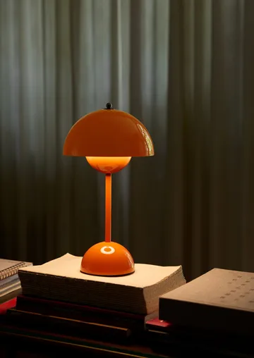 Flowerpot portable table lamp VP9 - Zesty orange - &Tradition