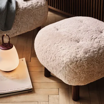 Little Petra ATD1 footstool - Sheepskin moonlight-oiled walnut legs - &Tradition