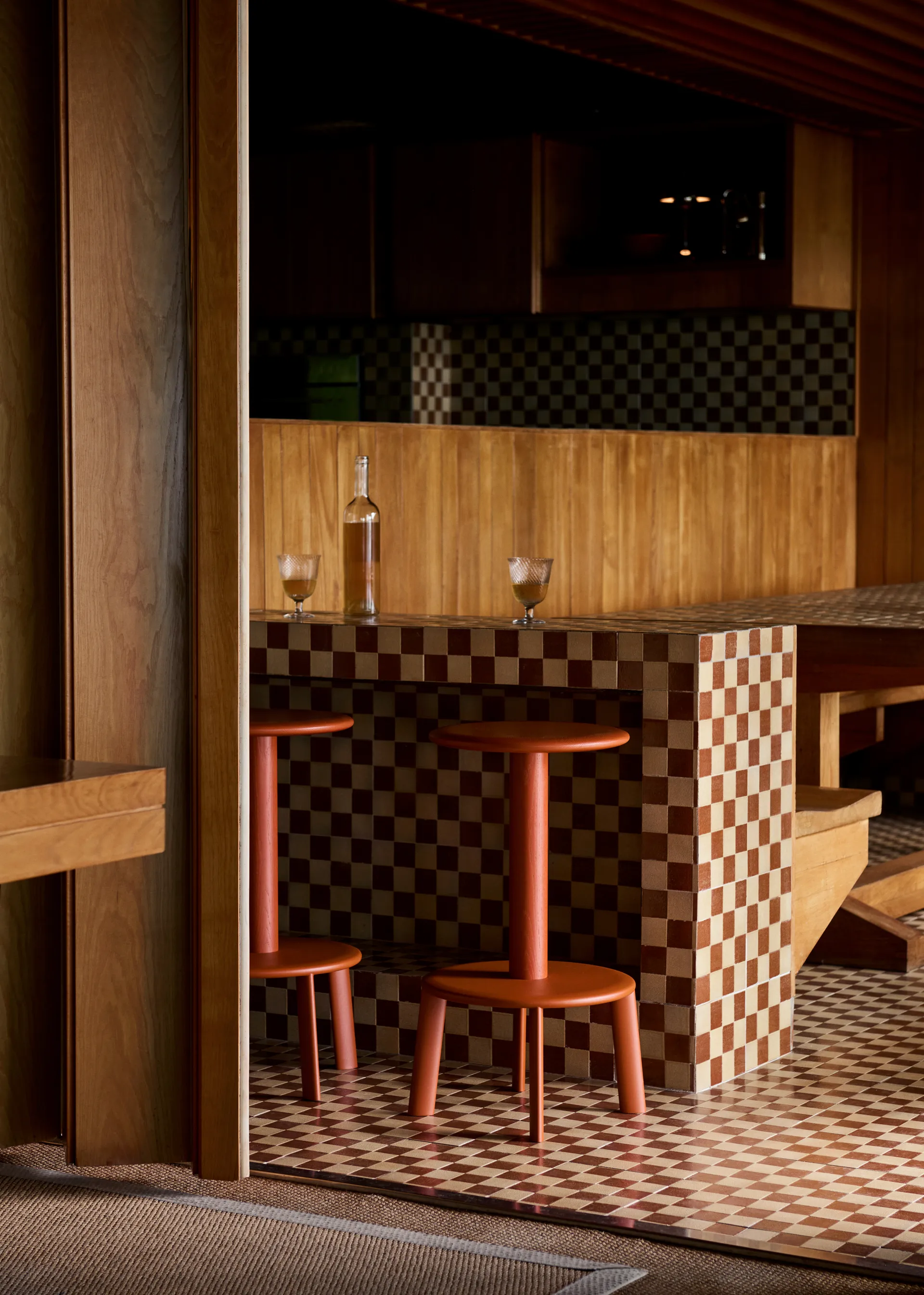 Massif AV39 bar stool, Ember &Tradition