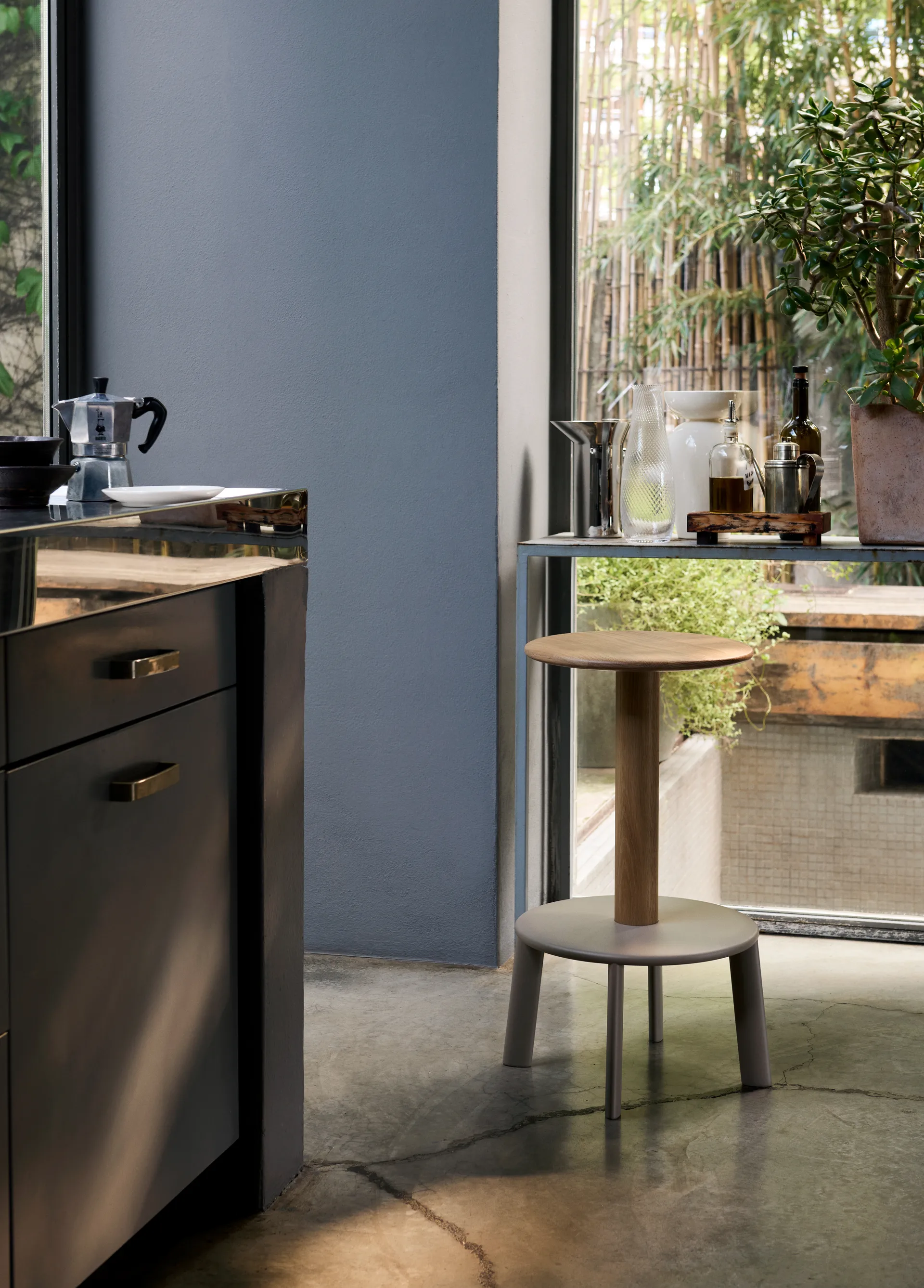 Massif AV39 bar stool, Oak-grey beige &Tradition
