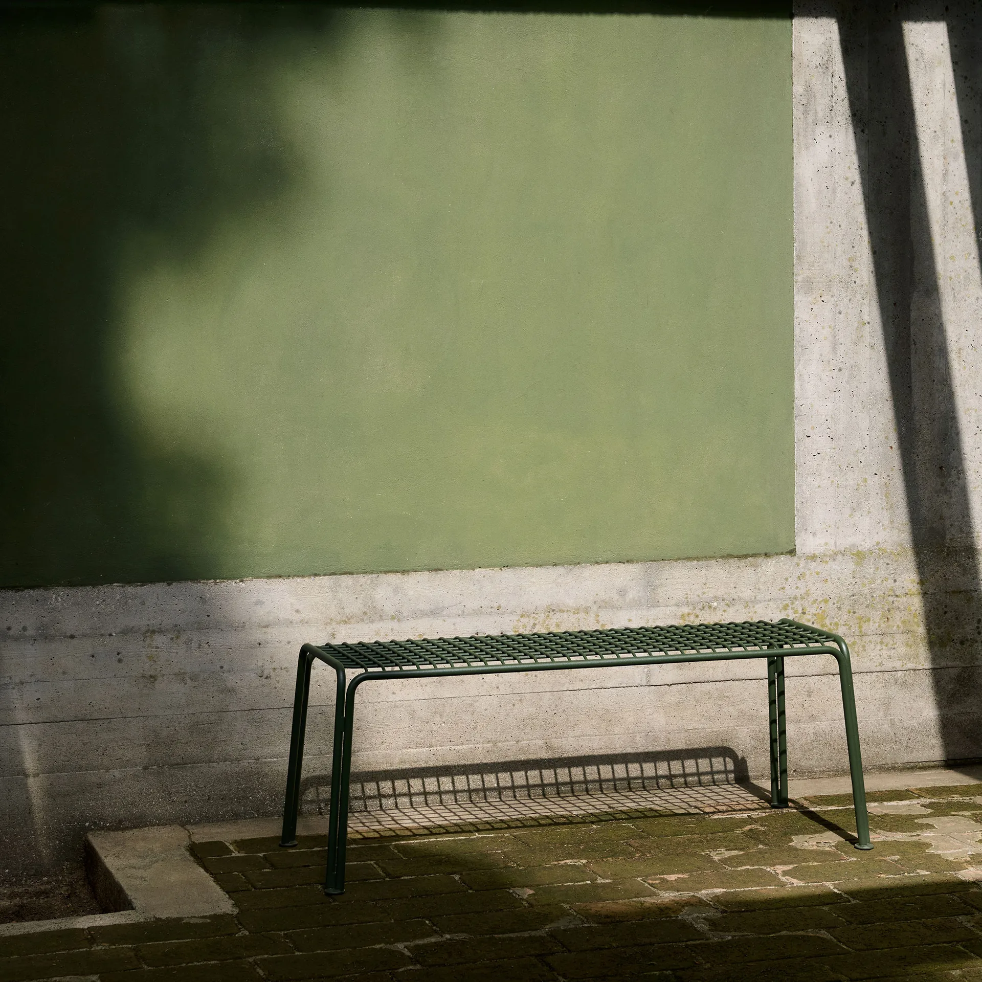 Thorvald SC112 bench, Bronze green, 125 cm &Tradition