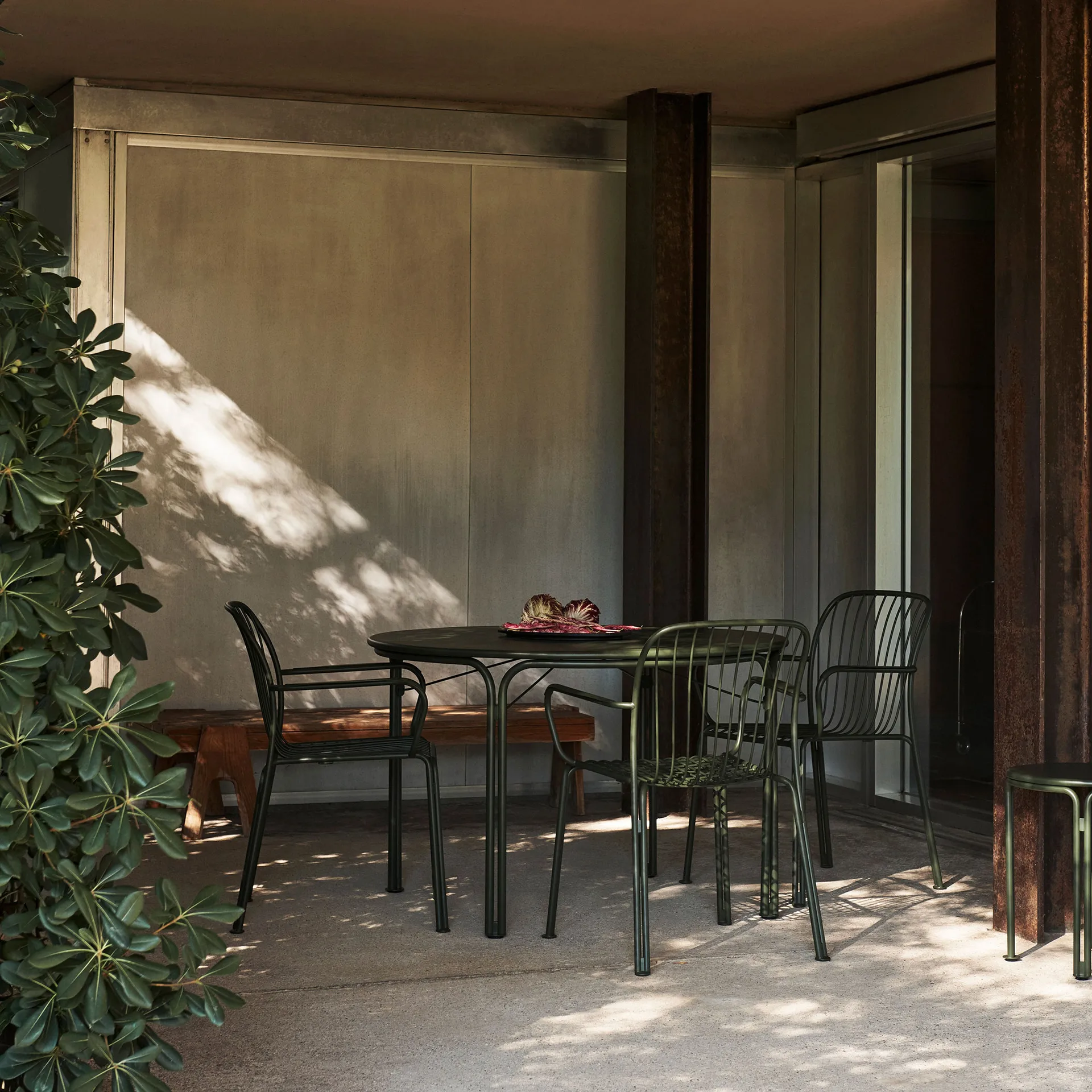 Thorvald SC98 dining table Ø115 cm, Bronze green &Tradition