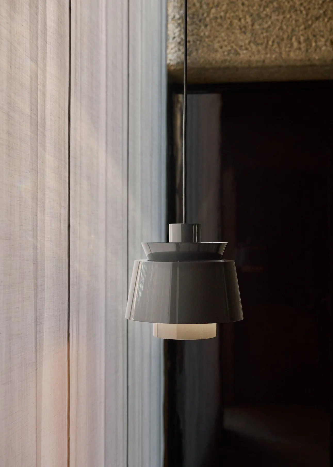 Utzon JU1 pendant, Grey beige, Ø22 cm &Tradition