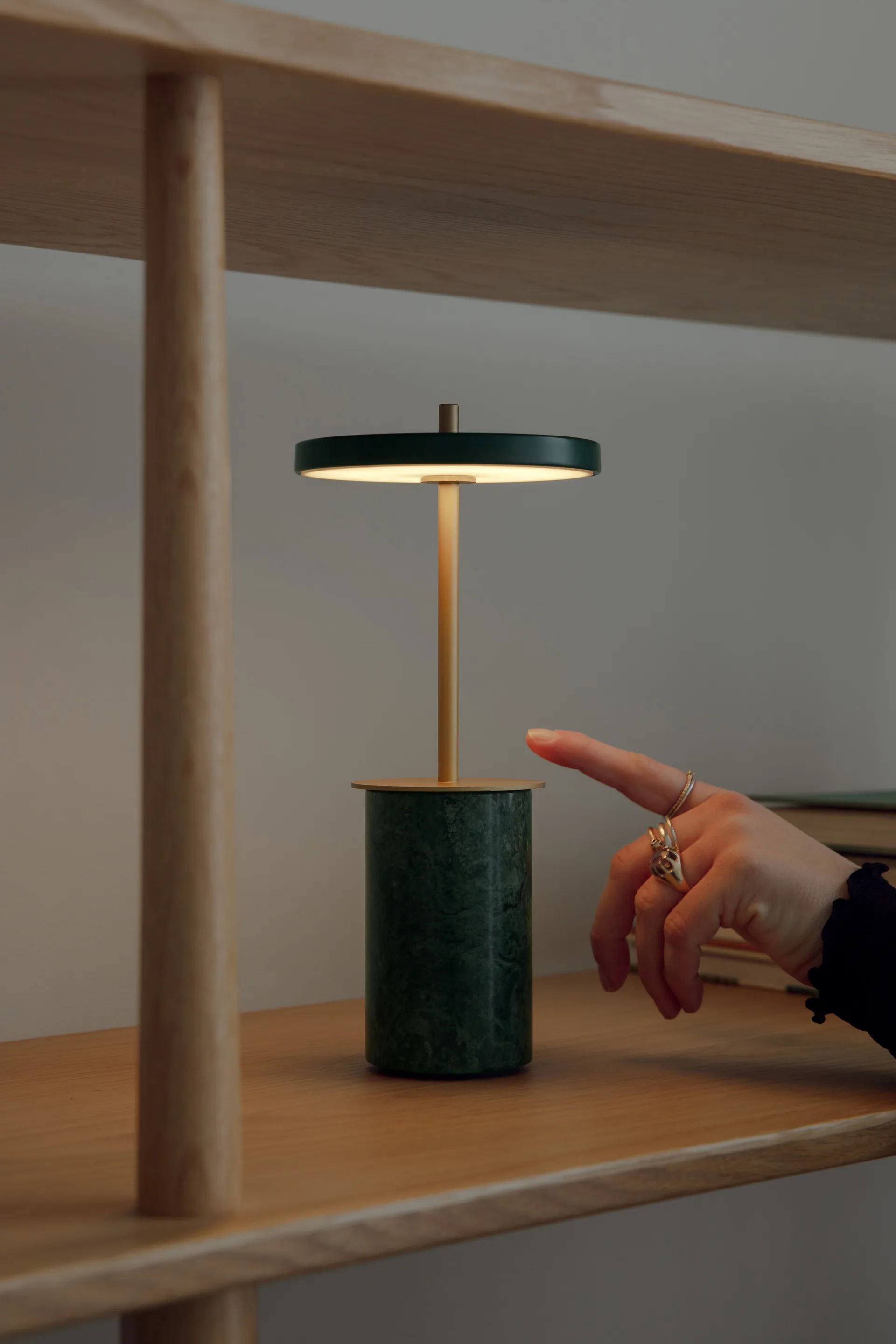 Asteria Move Mini table lamp Ø12x25,5 cm, Green marble Umage