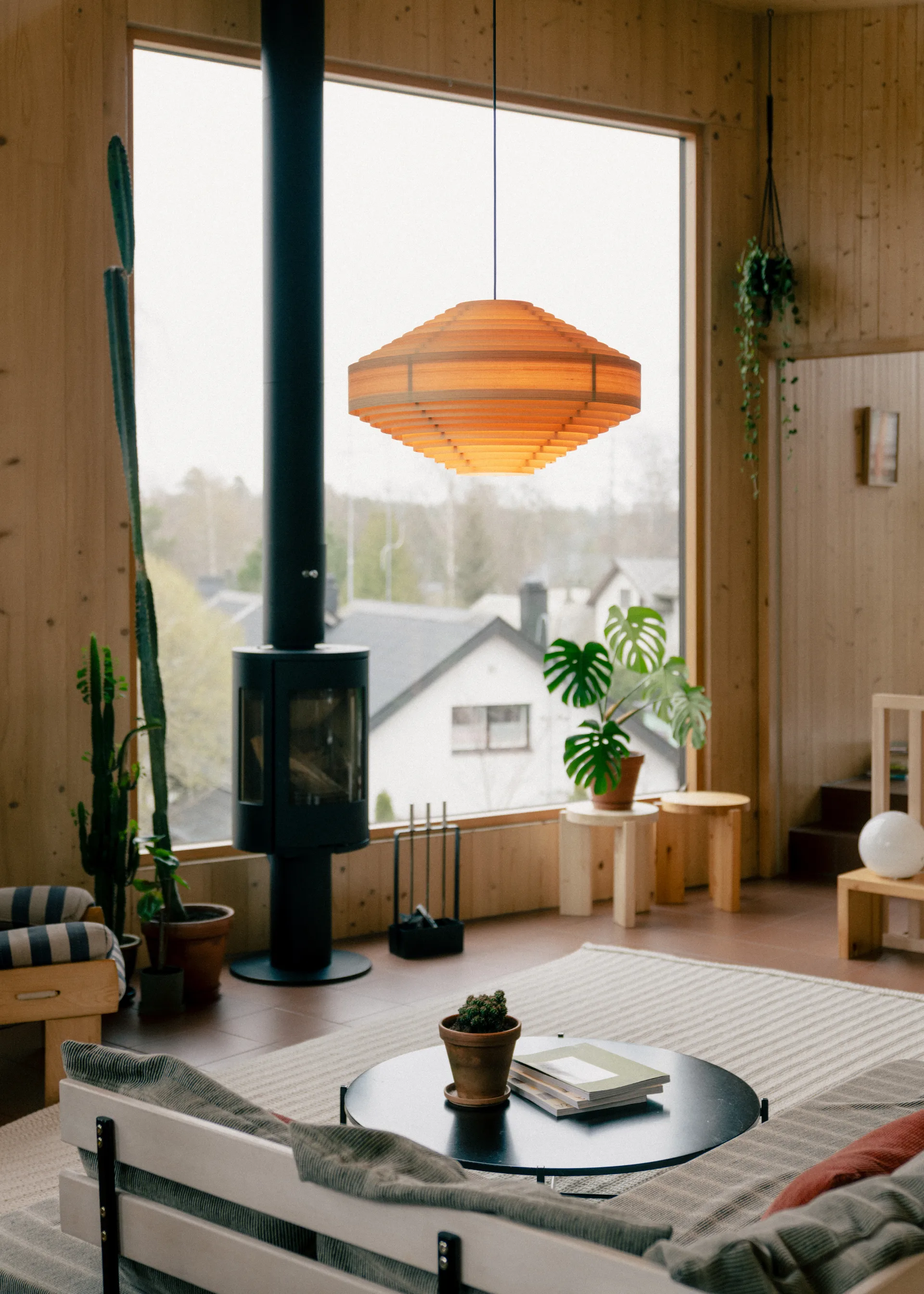 1003 Hans Pendant pendant, Matte oil-waxed pine, Ø60 cm Vaarnii