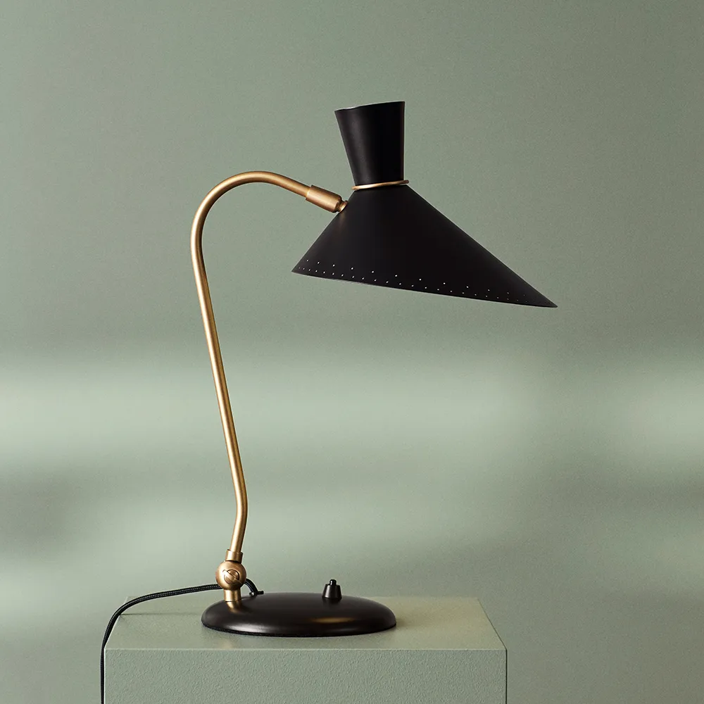 Bloom table lamp, Warm white, brass stand Warm Nordic