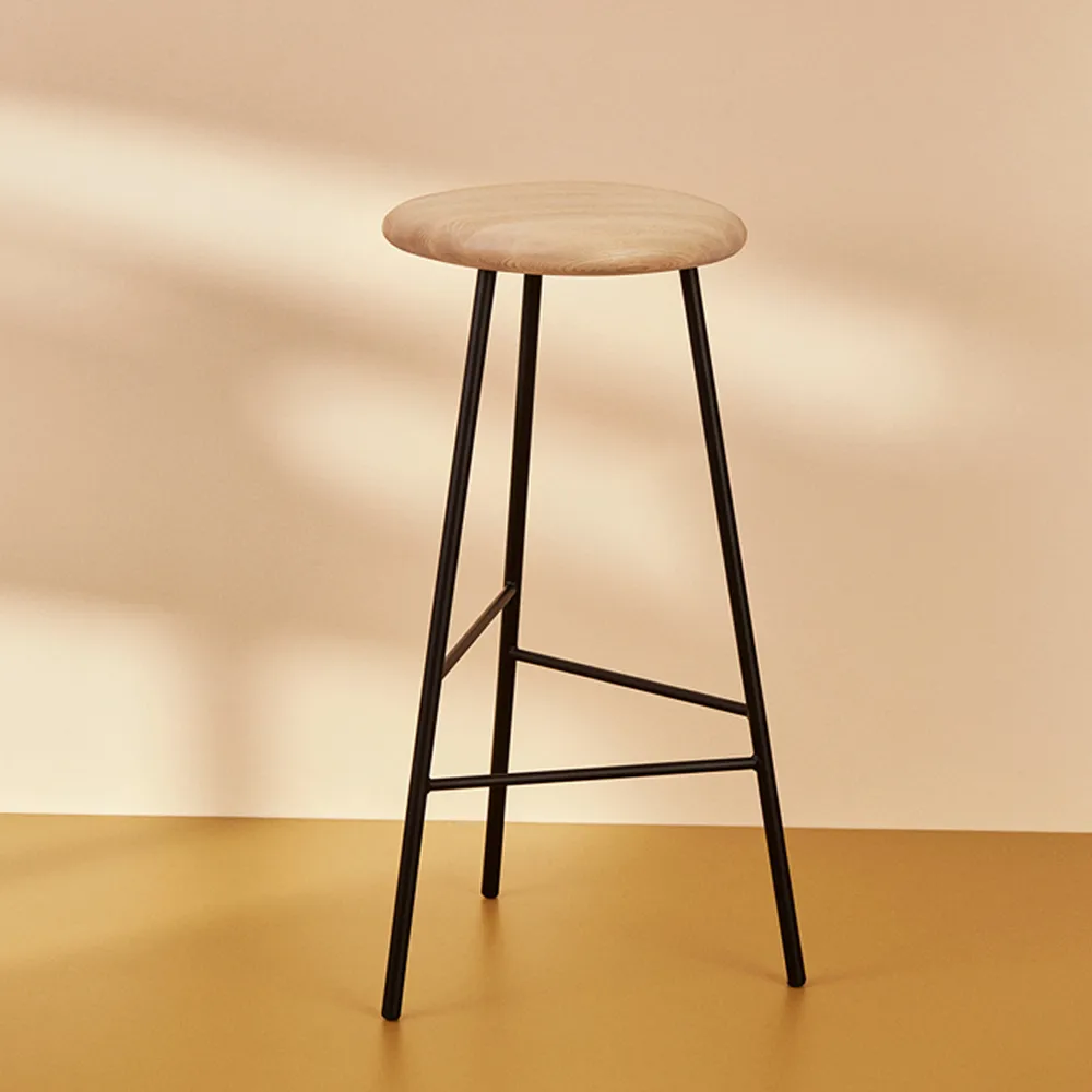 Pebble barstool, Ash oil, h.65, black legs Warm Nordic