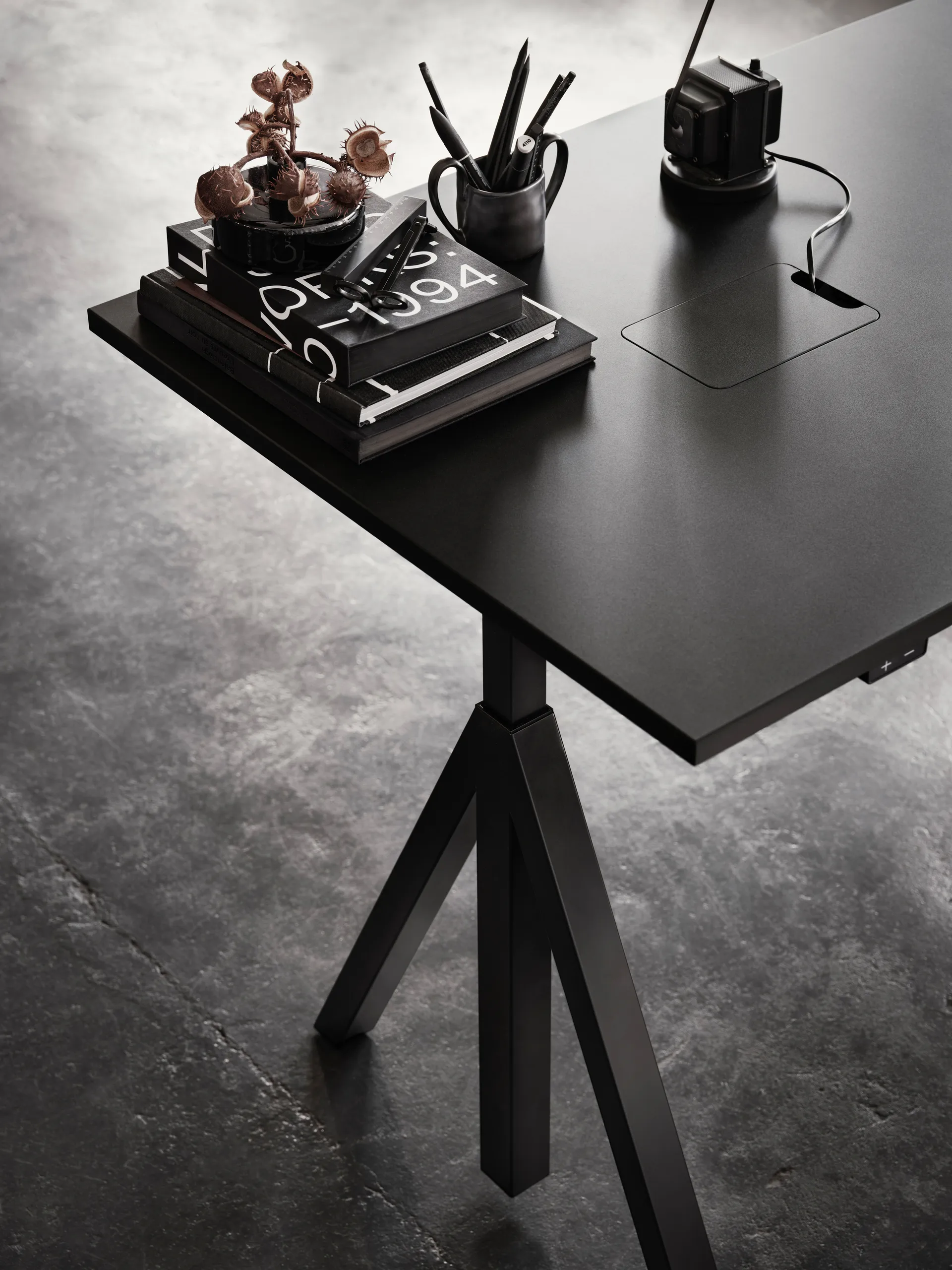 Works height-adjustable desk black 78x140 cm,  Works
